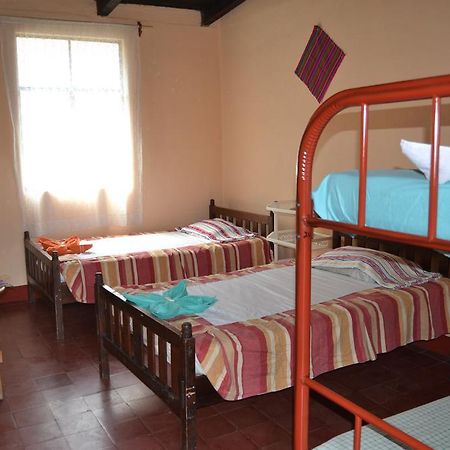 Hostal Morenos 危地马拉安地瓜 外观 照片