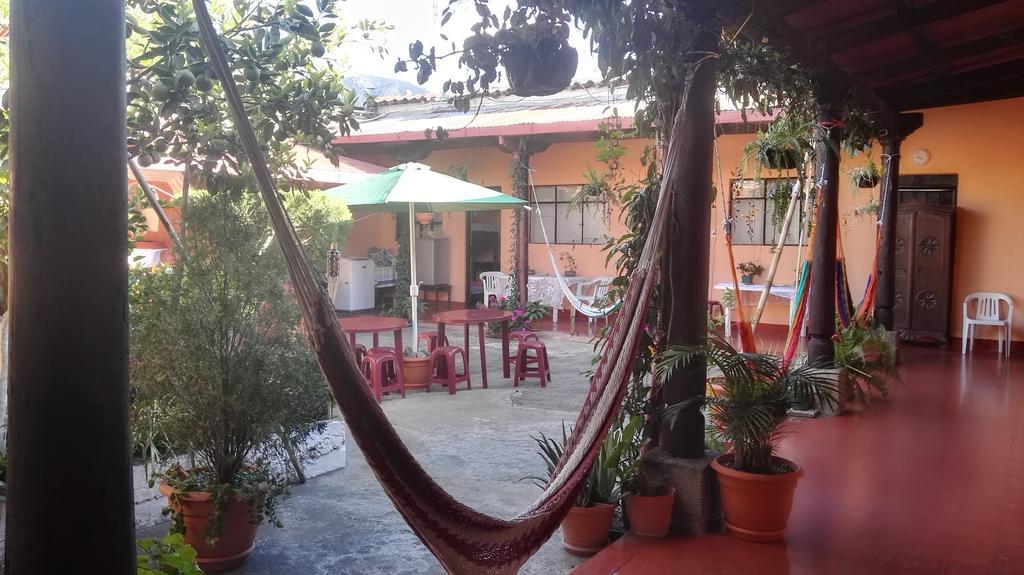 Hostal Morenos 危地马拉安地瓜 外观 照片