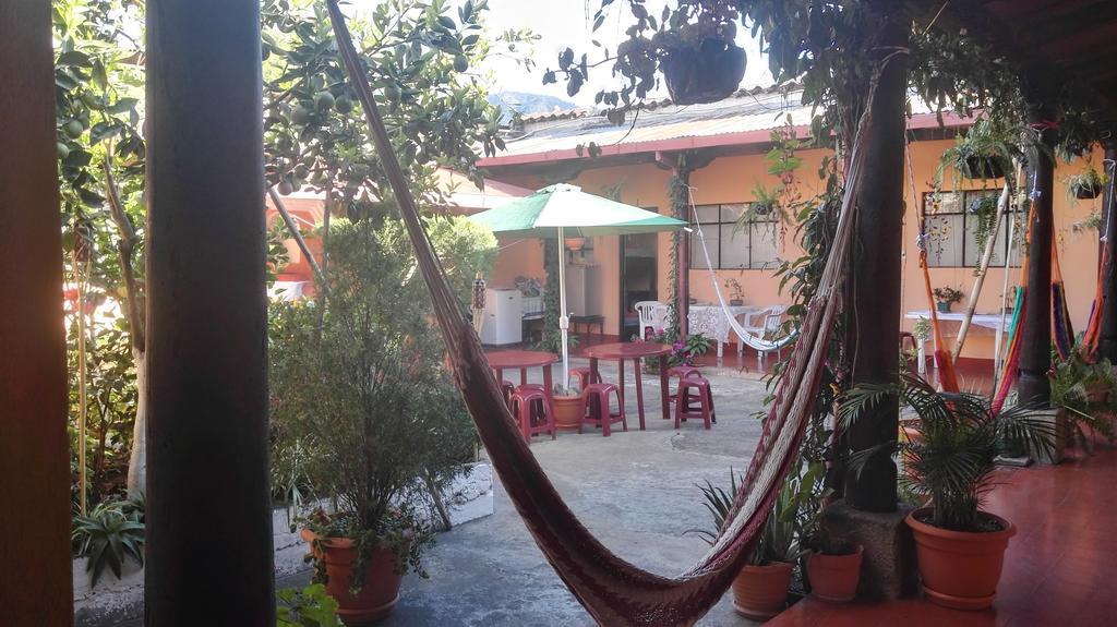 Hostal Morenos 危地马拉安地瓜 外观 照片
