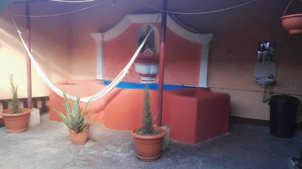 Hostal Morenos 危地马拉安地瓜 外观 照片