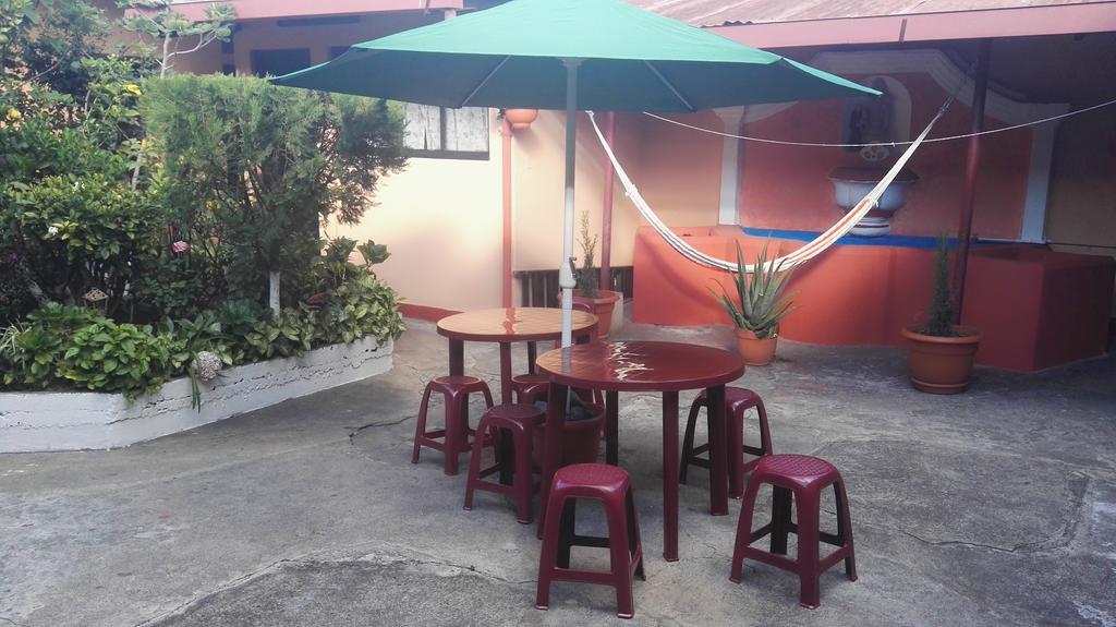 Hostal Morenos 危地马拉安地瓜 外观 照片