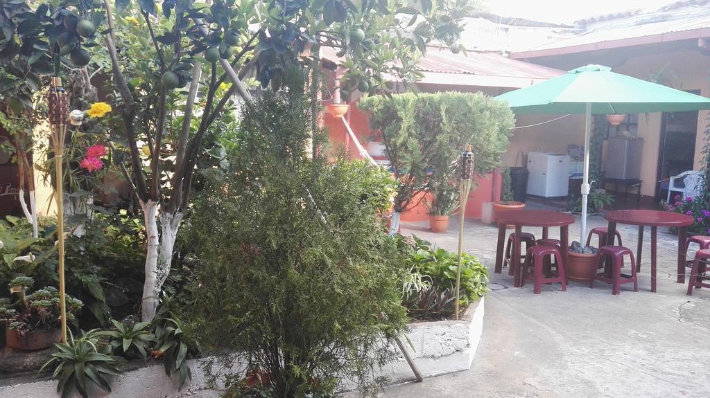 Hostal Morenos 危地马拉安地瓜 外观 照片