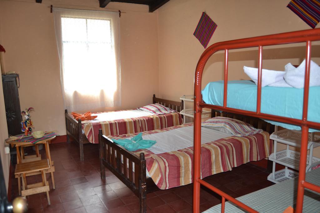 Hostal Morenos 危地马拉安地瓜 外观 照片