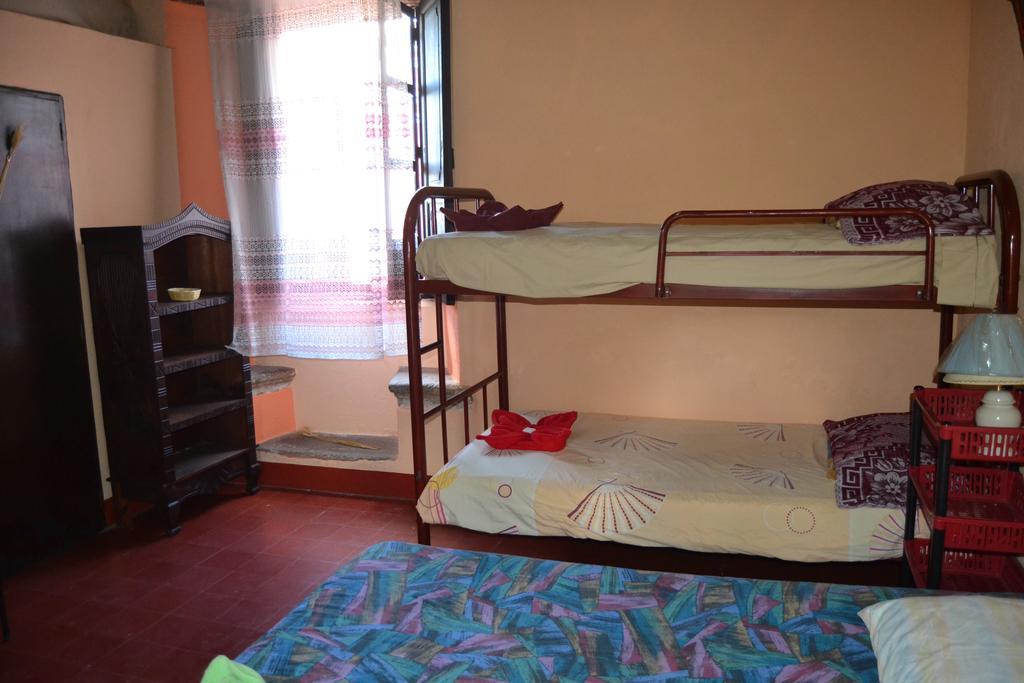 Hostal Morenos 危地马拉安地瓜 外观 照片