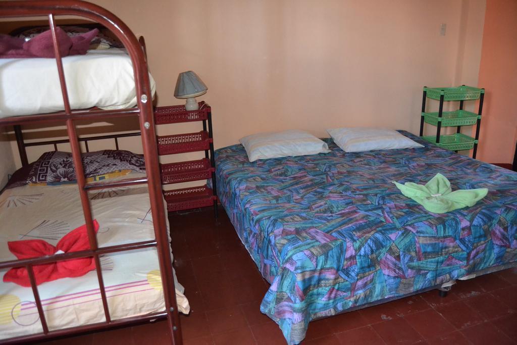 Hostal Morenos 危地马拉安地瓜 外观 照片