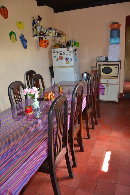 Hostal Morenos 危地马拉安地瓜 外观 照片