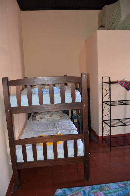 Hostal Morenos 危地马拉安地瓜 外观 照片