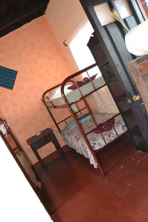 Hostal Morenos 危地马拉安地瓜 外观 照片
