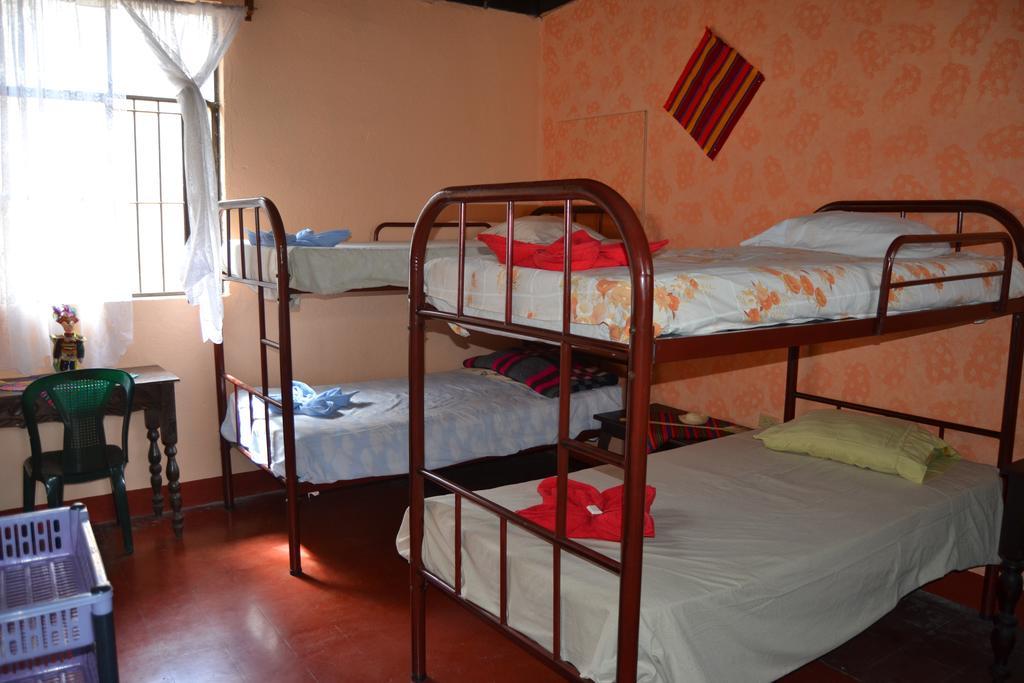 Hostal Morenos 危地马拉安地瓜 外观 照片