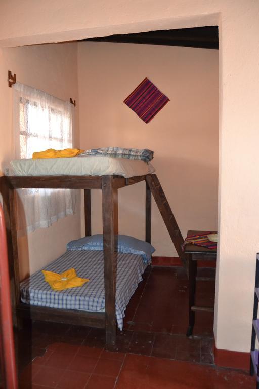 Hostal Morenos 危地马拉安地瓜 外观 照片